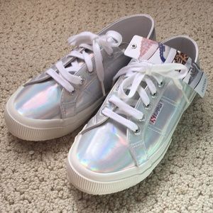 superga hologram